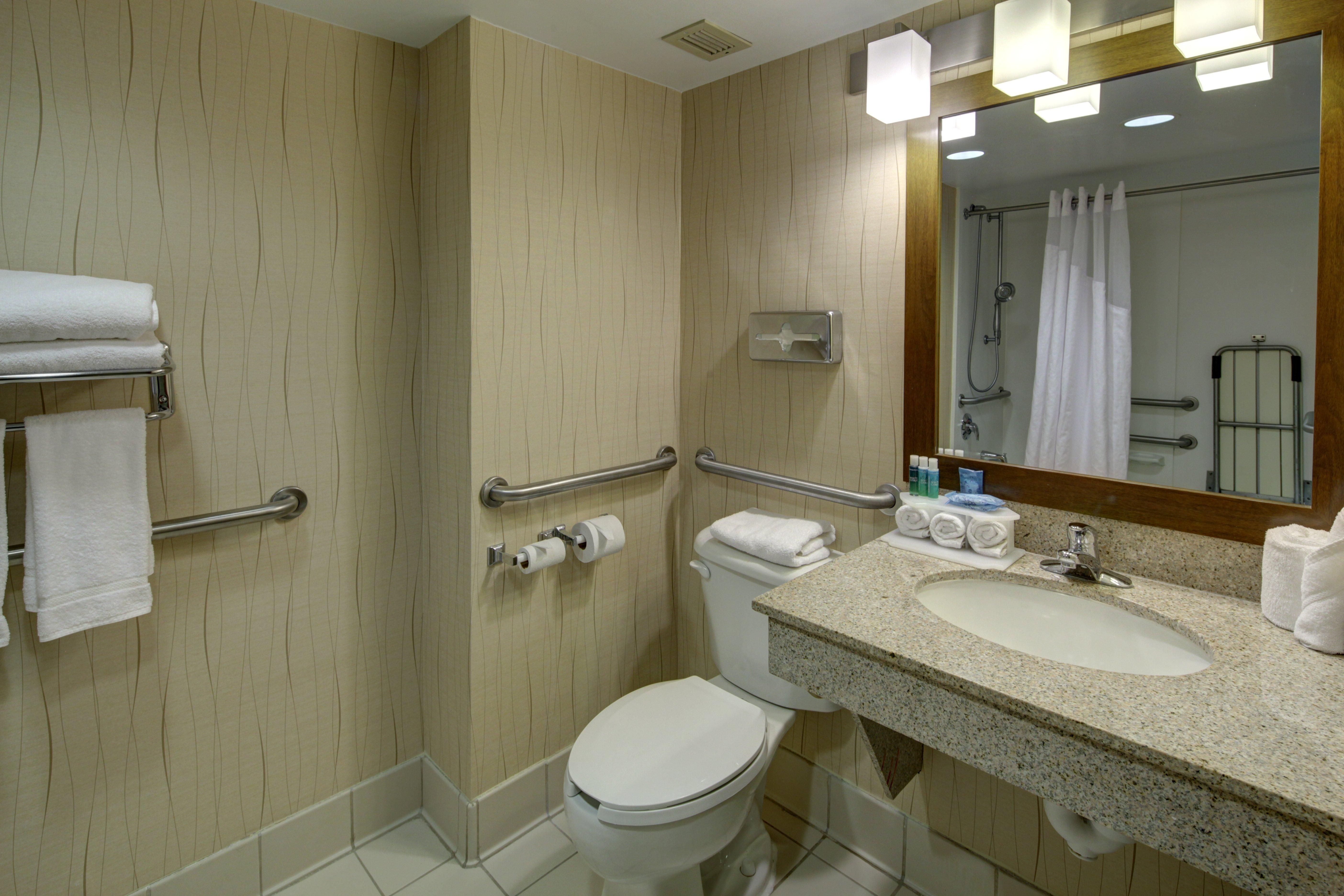 Holiday Inn Express Hotel & Suites Emporia By Ihg Exterior foto