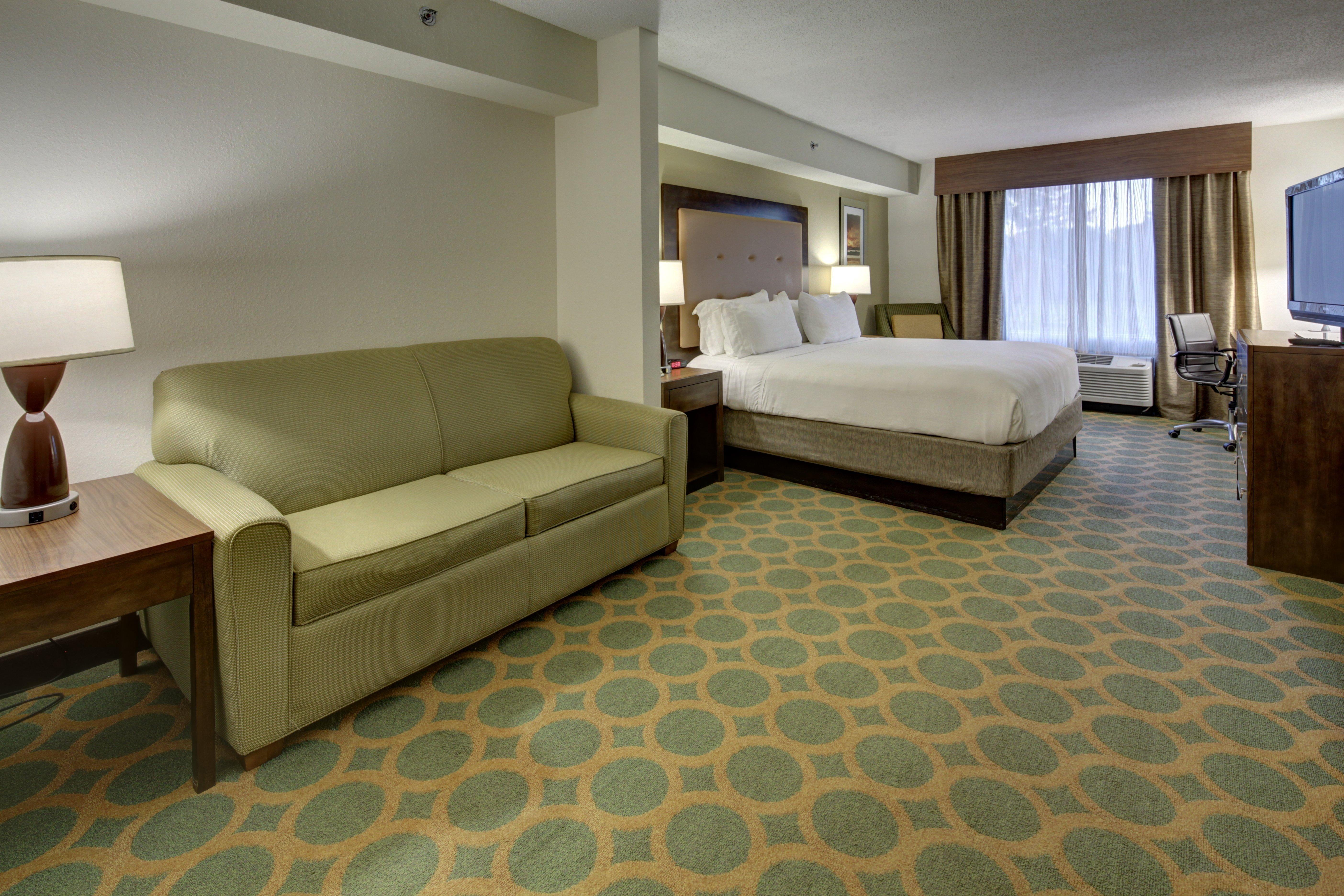 Holiday Inn Express Hotel & Suites Emporia By Ihg Exterior foto