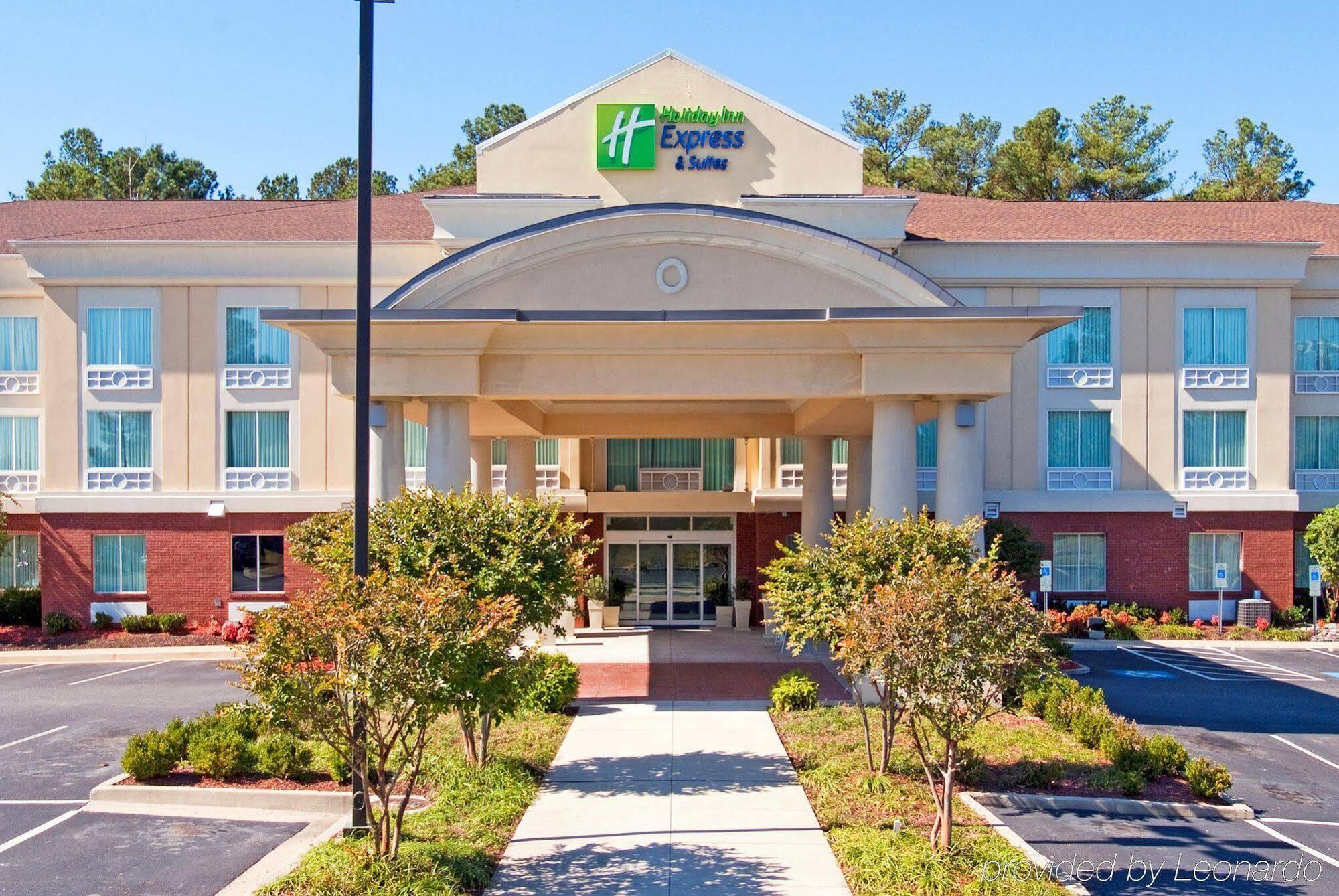 Holiday Inn Express Hotel&Suites Emporia Exterior foto