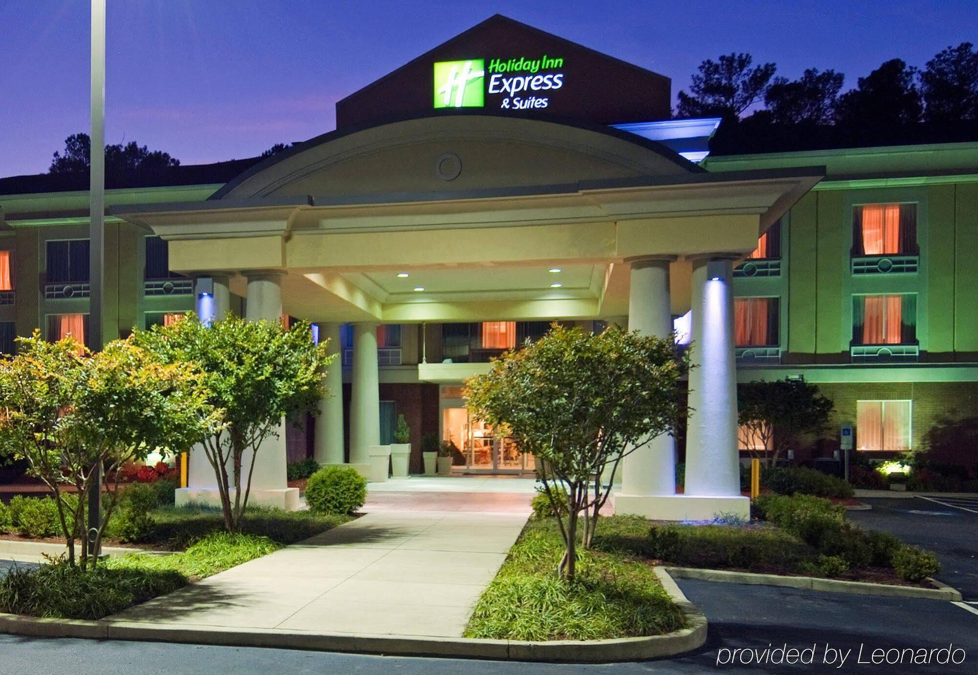 Holiday Inn Express Hotel & Suites Emporia By Ihg Exterior foto